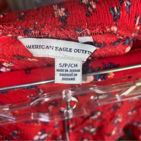 American Eagle Outfitters Red Floral Shorts - Picture 6 of 6